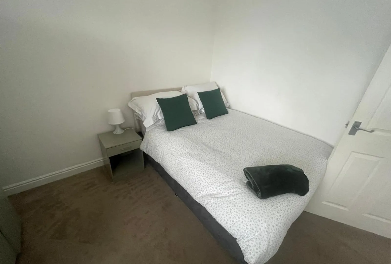 Apartament Horsforth Studios- A Home From Home Perfectly Located 6 Minutes To Lba Airport And A 1 Minute Walk To The Station- Sleeps Up To 4 Wielka Brytania