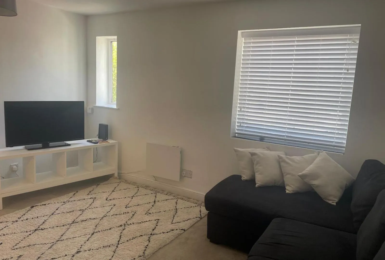 Horsforth Studios- A Home From Home Perfectly Located 6 Minutes To Lba Airport And A 1 Minute Walk To The Station- Sleeps Up To 4